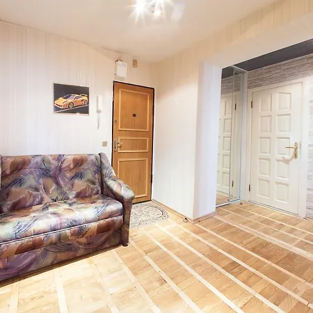 Apartament Maksima Tanka 4